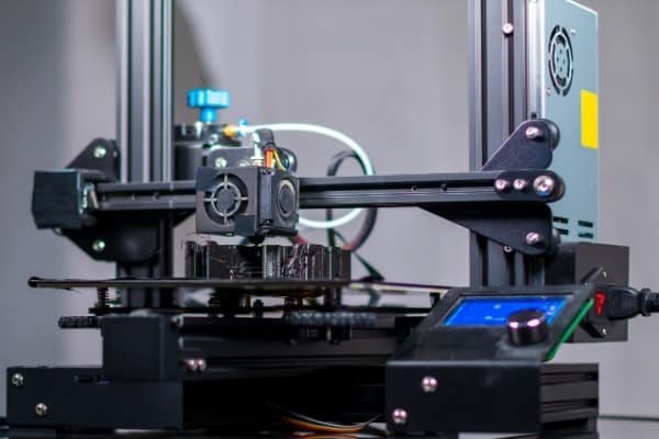 Вид спереди 3D-принтера Creality Ender 3.