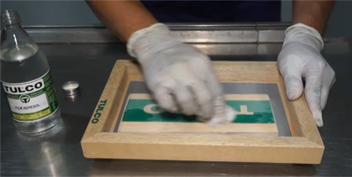 Использование зеленой пленки в качестве трафарета для трафаретной печати